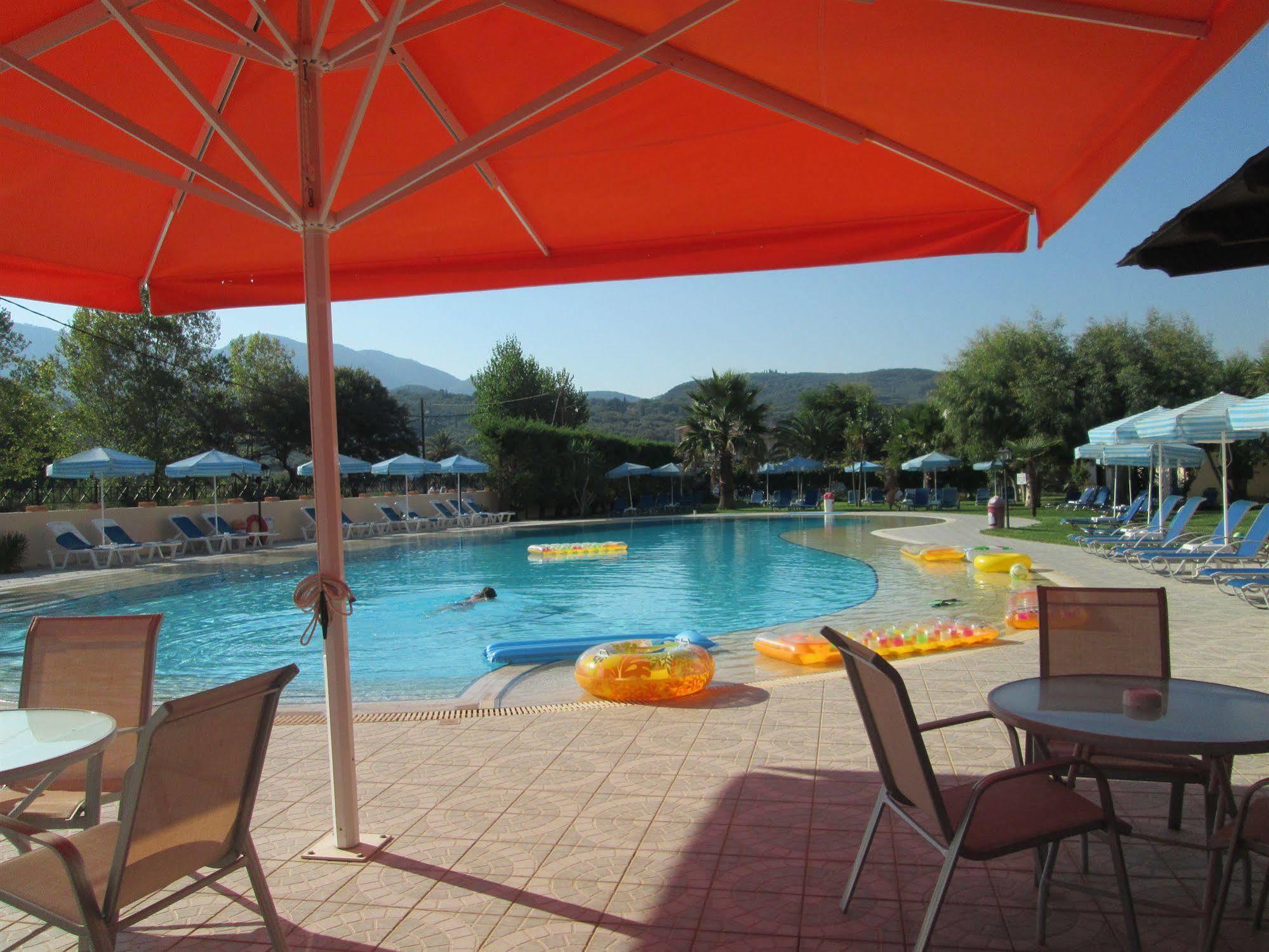 Ninos On The Aparthotel Roda (Corfu)